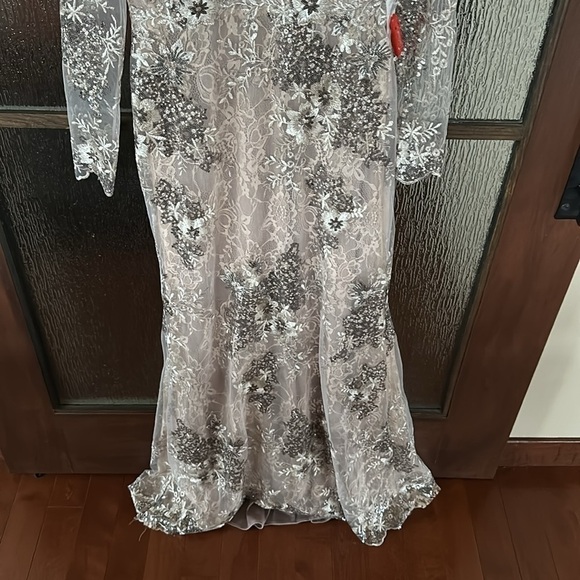 Mac Duggal EMBELLISHED V NECK ILLUSION LONG SLEEVE GOWN size 8 NEW $698 Taupe - Picture 7 of 17